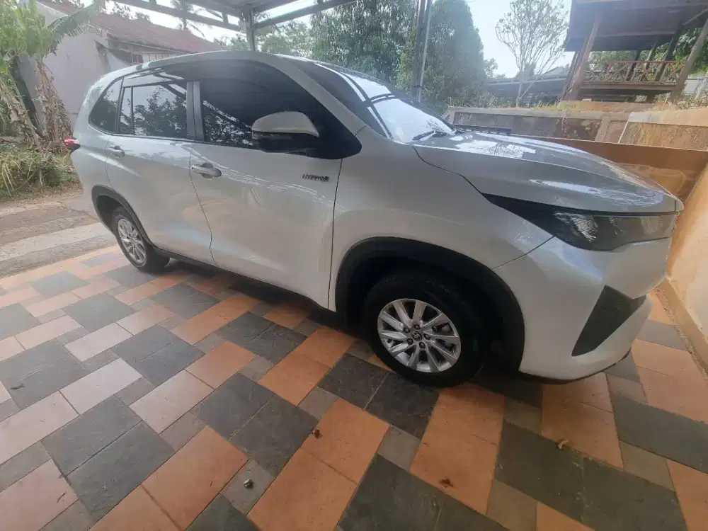 Toyota Innova Zenix G Hybrid 2024 akhir
