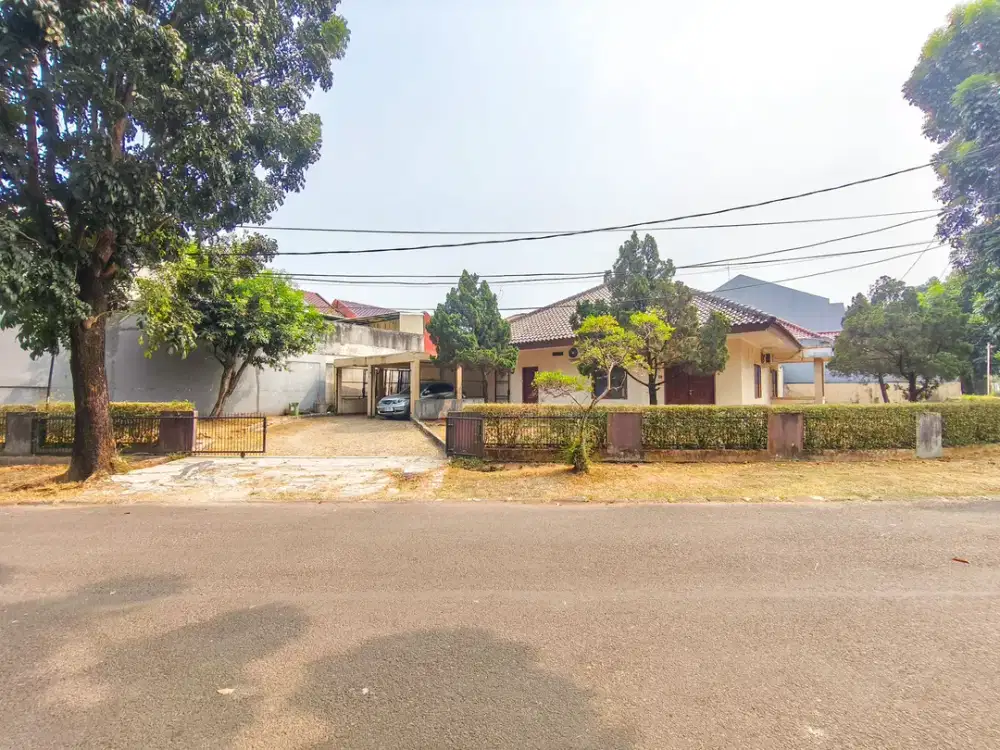 Rumah Tanah Luas SHM 15 Mnt ke The Breeze BSD City Siap Huni J-54763
