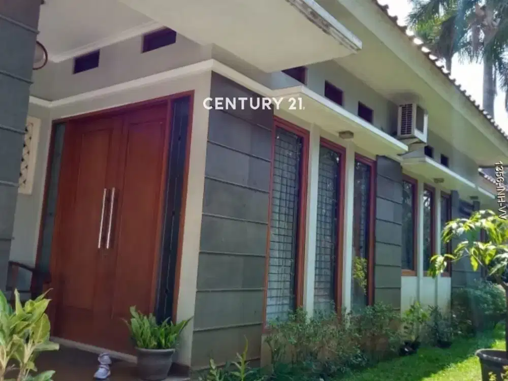 Dijual rumah hook, strategis, taman belakang, Depan, samping, di boulevard sektor 9 Bintaro