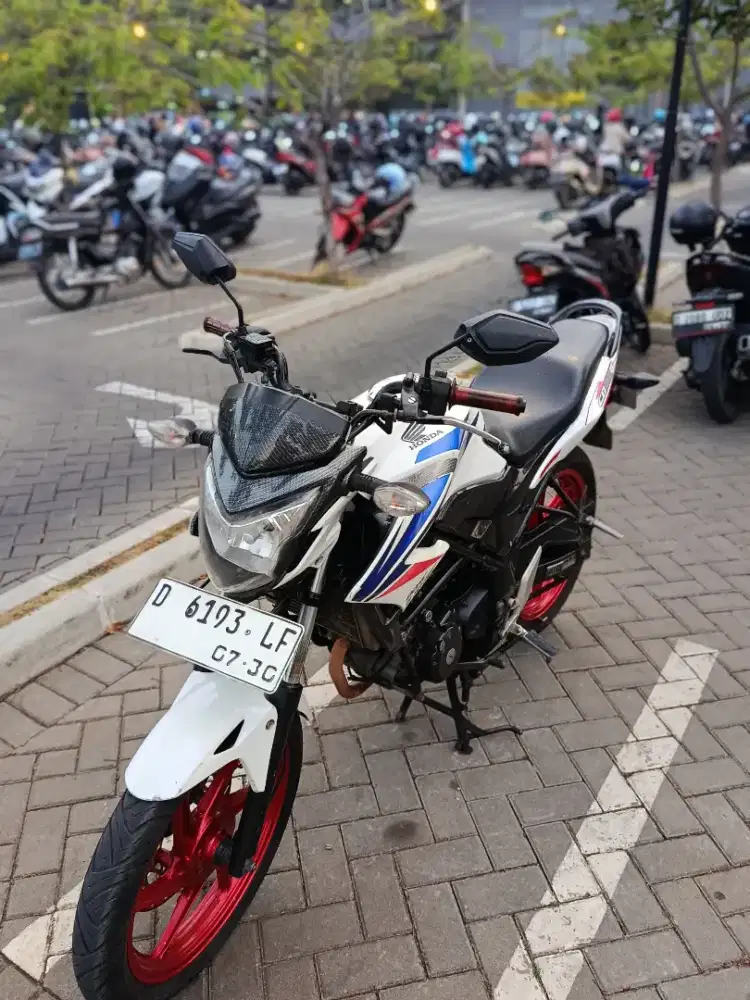 HONDA CB150R PUTIH ORIAN