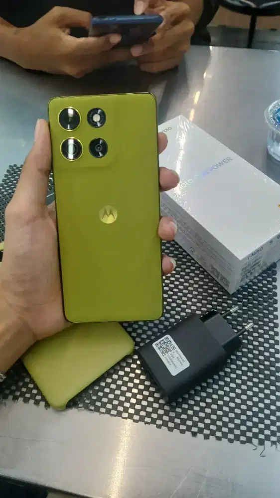 MOTOROLA G86 POWER 5G 8 256GB GOLDEN CYPRES