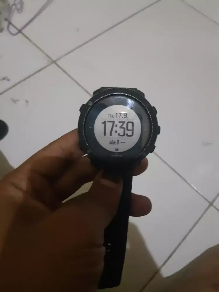 Jam tangan Suunto