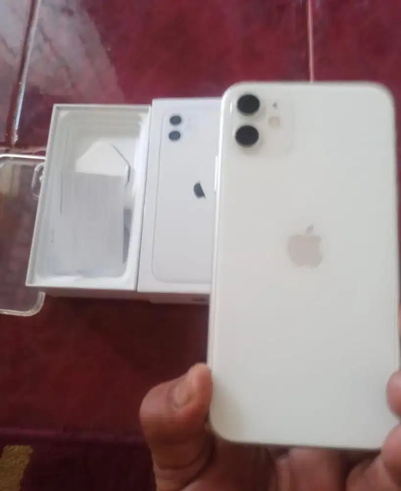 iPhone 11 64GB White normal siap pakai