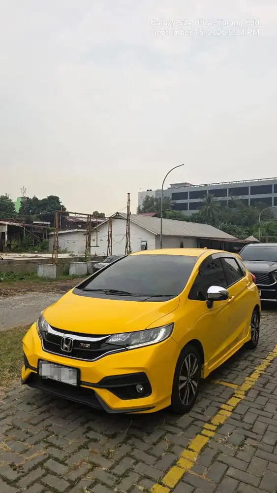 HONDA JAZZ RS tahun 2020  Buka harga Rp.220juta  - Body mulus kinclong