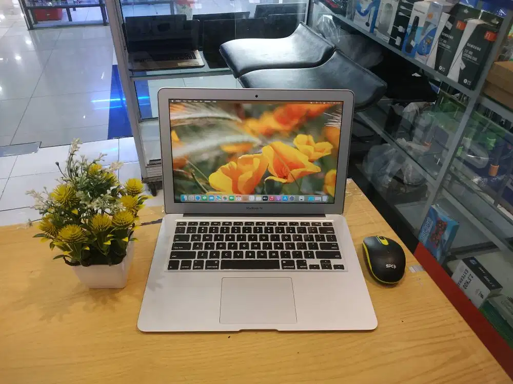 MACBOOK AIR 2017 CORE i5 RAM 8GB SSD 128GB