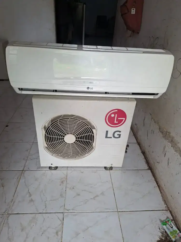 Dijual AC 1 PK merek LG siap pasang dan bergaransi
