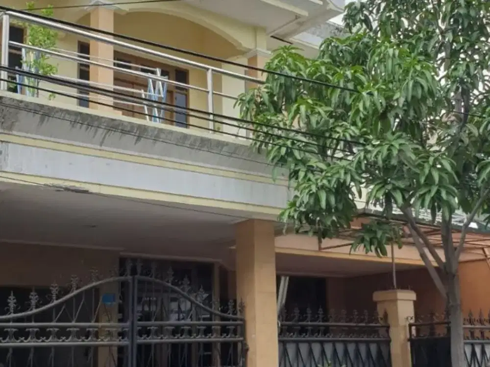 Rumah Second 2 Lantai Bendul Merisi Selatan, Hadap Utara, Listrik 4400 Watt, Row 2 Mobil