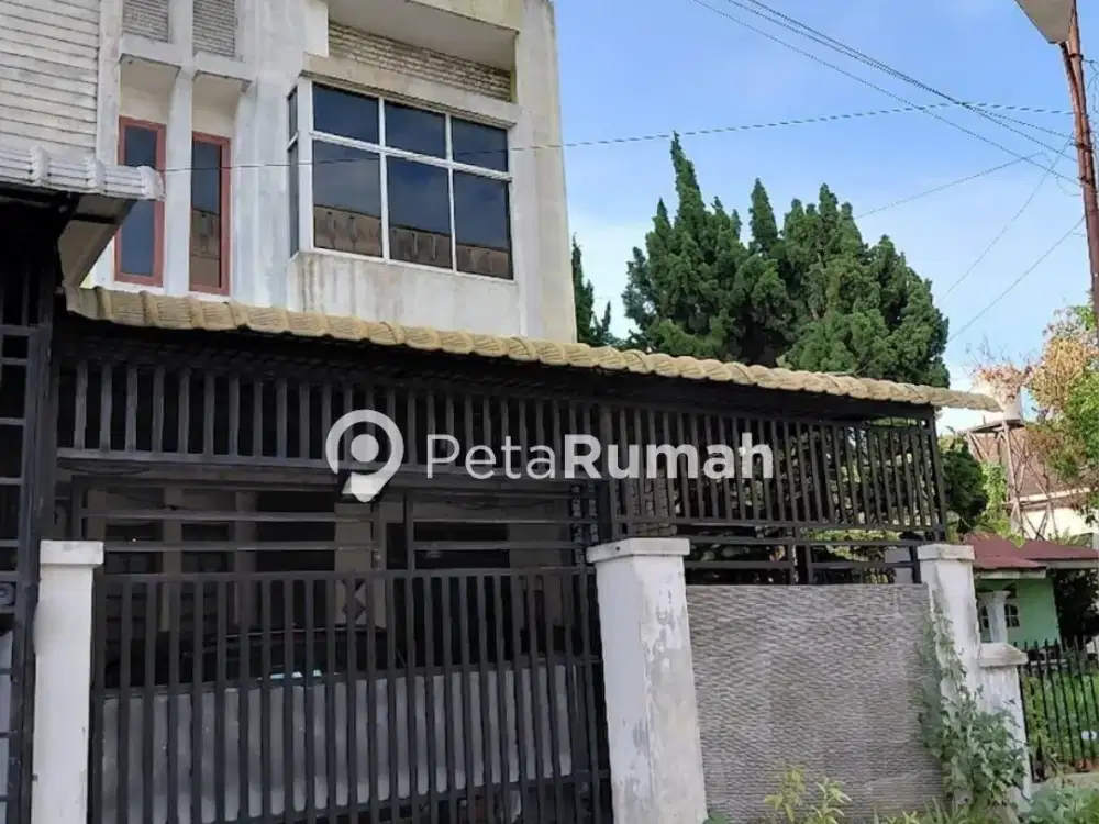 DIJUAL RUMAH JALAN PINUS I KOMPLEK PINUS REGENCY - DAERAH CEMARA (WANDYAGO)