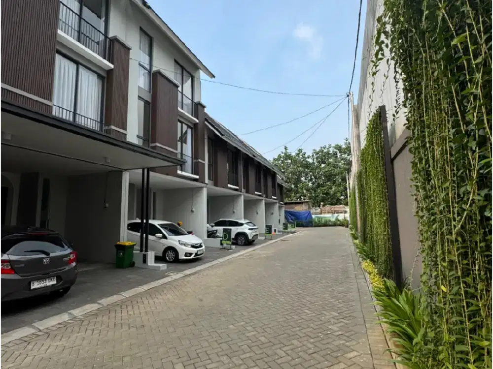 DIJUAL RUMAH PRECIUM LEBAK BULUS – JAKARTA SELATAN