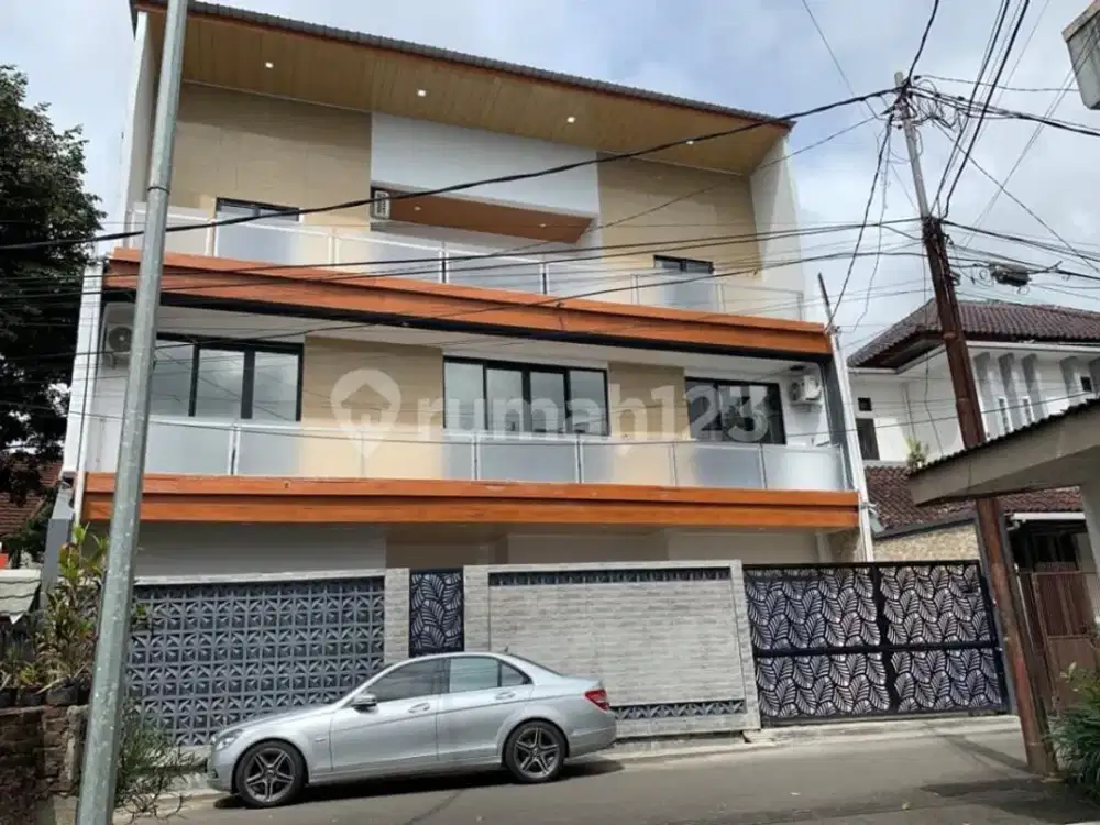 Rumah Lux 3 Lantai Bagus di Cigadung, Bandung Kota