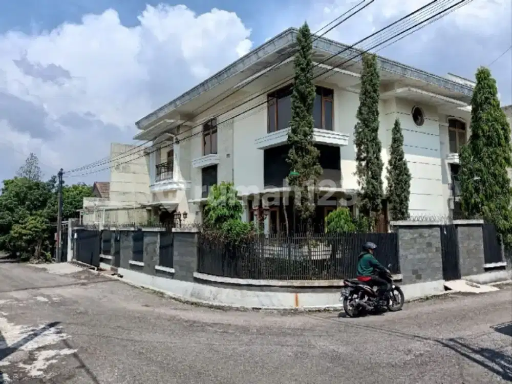 Rumah Siap Huni Lokasi Bagus Turangga Bandung Kota