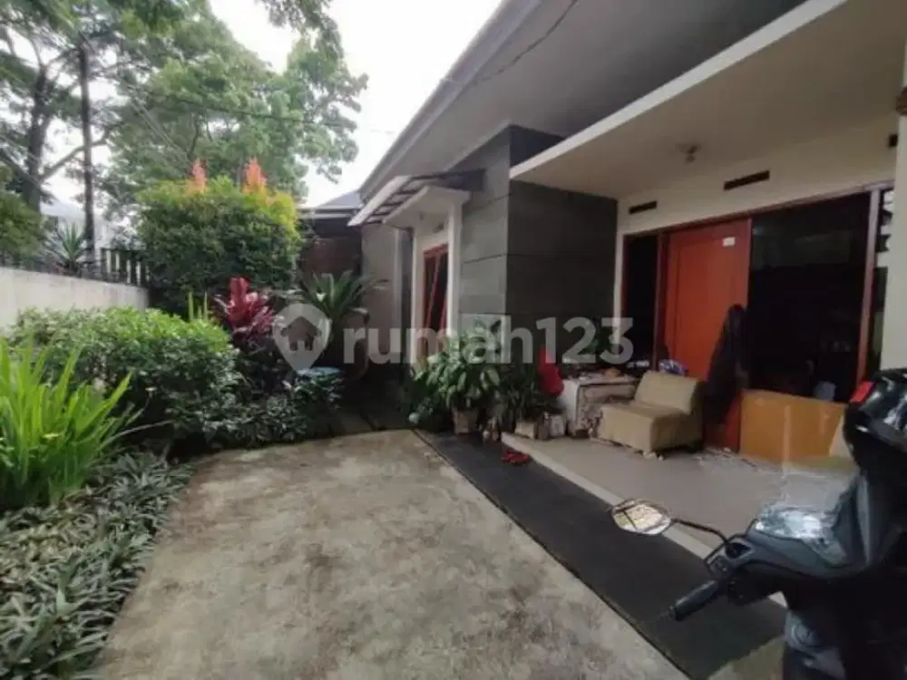 Rumah Terawat Sayap Burangrang Lokasi Bagus Bandung Kota