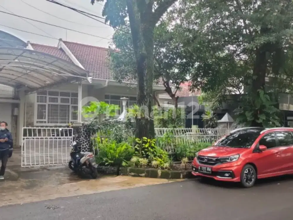 Rumah Terawat Strategis Sayap Riau Bandung Wetan