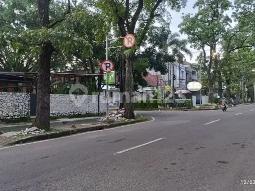 DIjual cepat Rumah Strategis Pinggir Jl Sayap Riau Bandung
