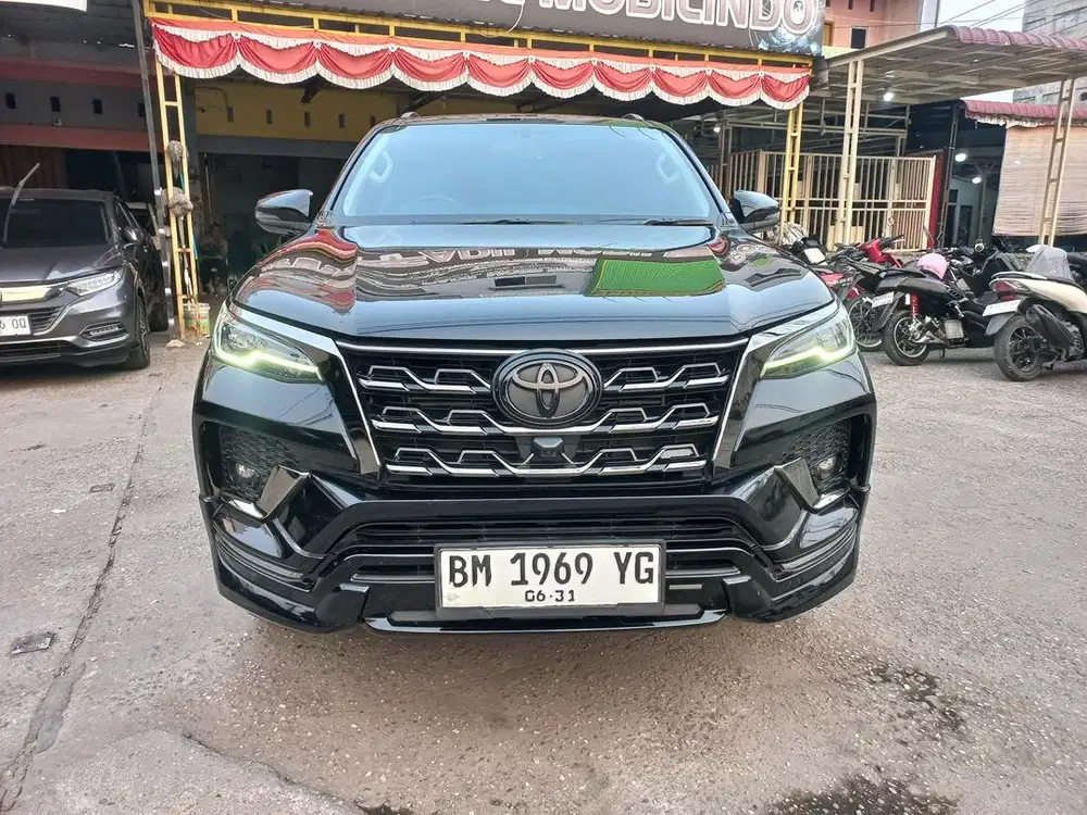 Dijual fortuner GR 2.4 matic 2021 dp 50jt
