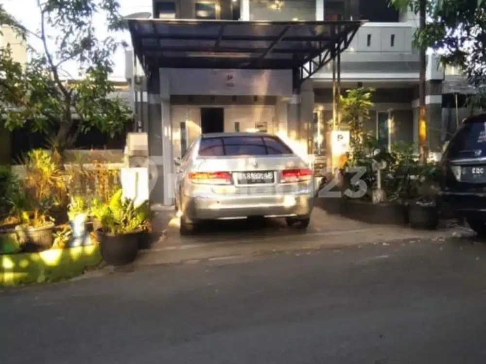 Rumah 2 Lantai Bagus di Tubagus Ismail, Bandung