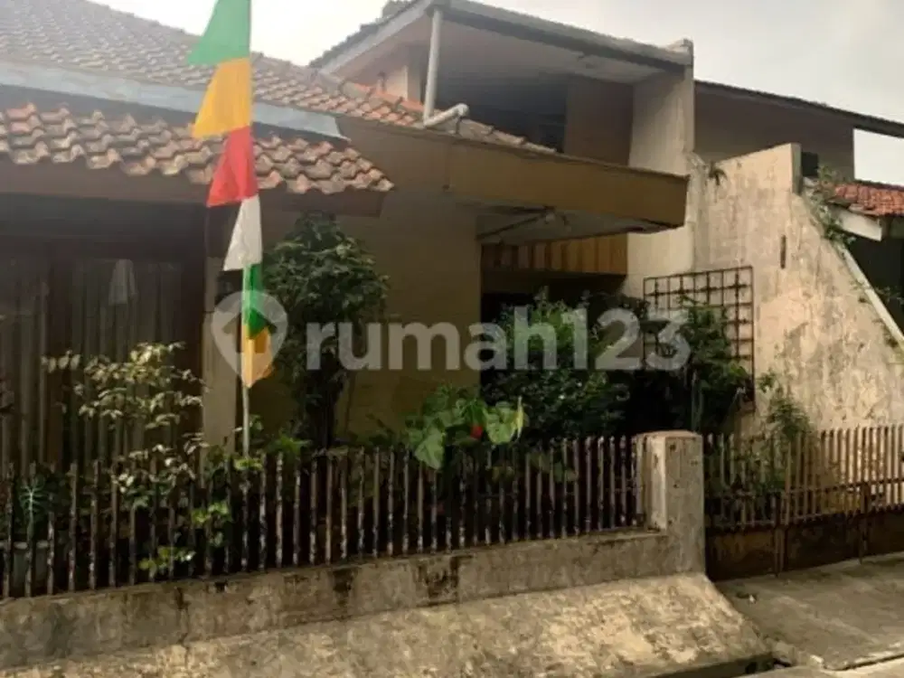 Rumah Lama Hitung Tanah Tengah Kota Burangrang