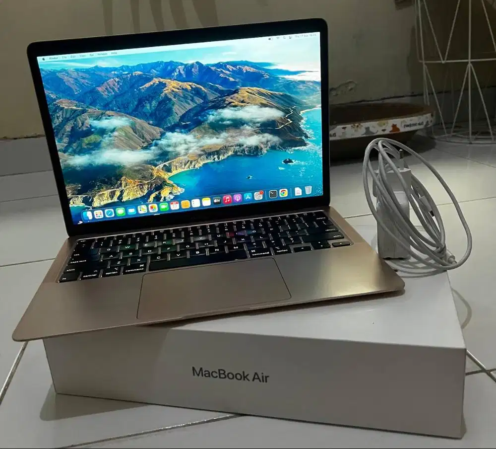 Macbook Air Retina 13 inch 2020 core i5 8GB SSD 256GB Rosegold