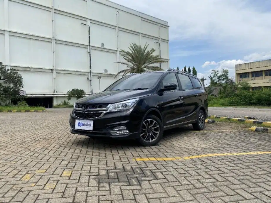 TDP 6, JT Wuling Cortez 1.5 CT Lux Bensin-AT Hitam 2019