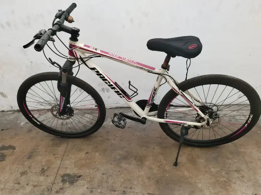 Sepeda MTB trail brand Polygon,