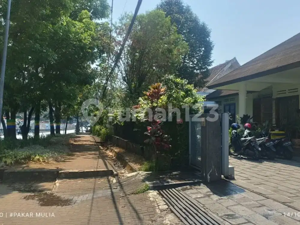 Rumah Area Komersil Lokasi Bagus Sayap Dago Bandung