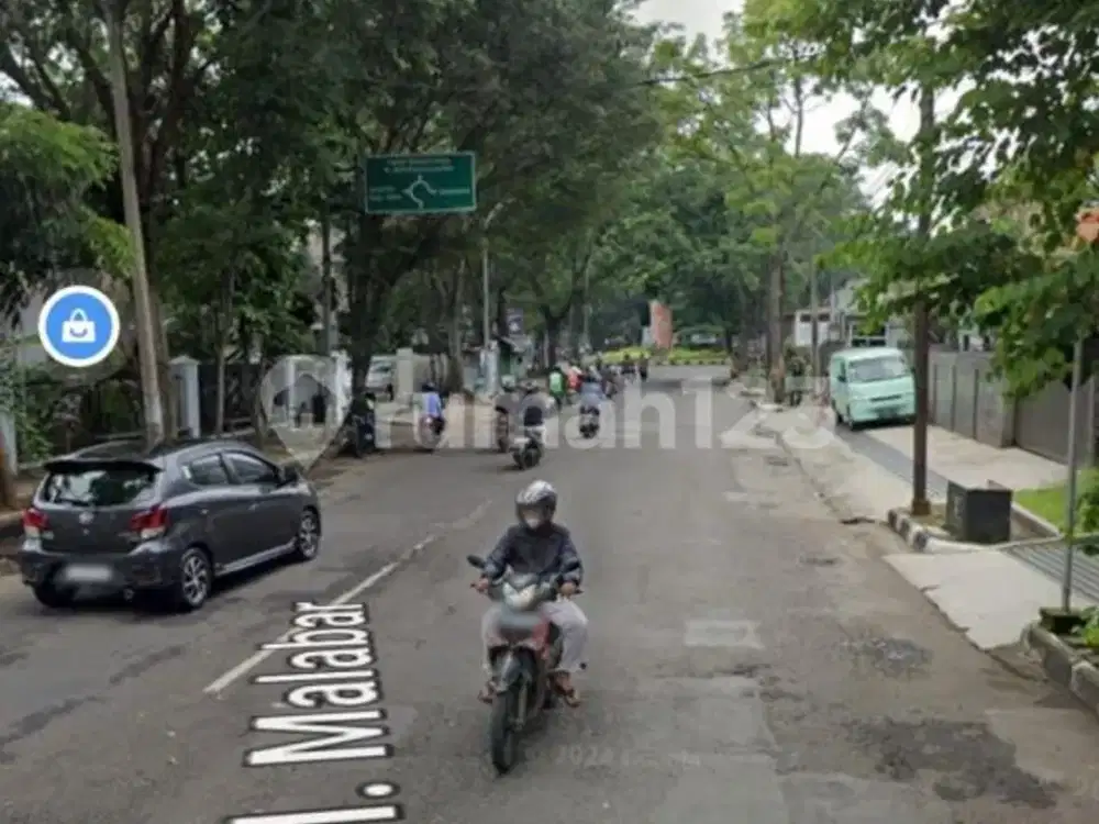 Rumah strategis usaha di Gatot Subroto Bandung