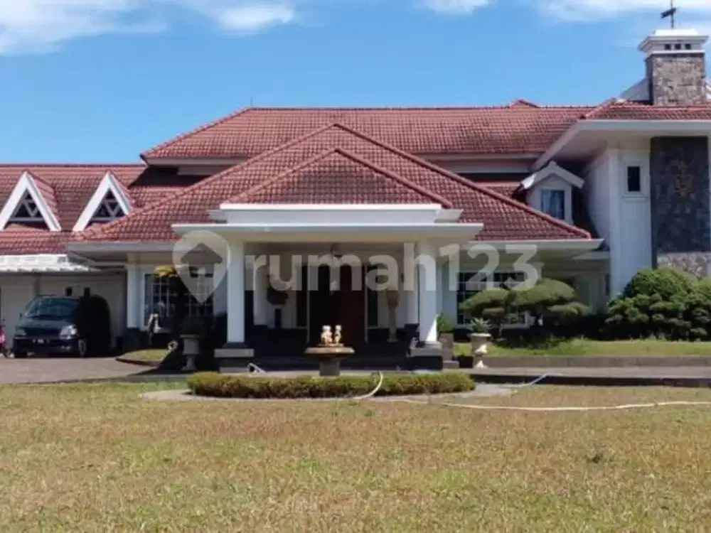 Rumah Mewah Lembang Bangunan Megah View Bandung