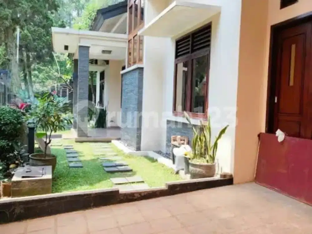 Rumah 2 Lantai Bagus di Pasteur, Bandung
