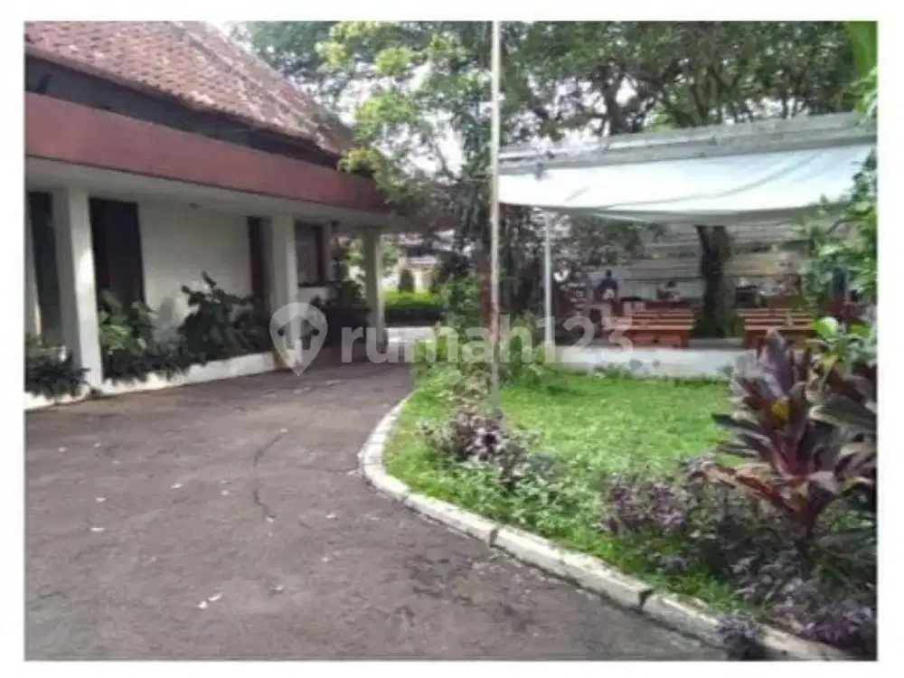 Rumah di Jl Trunojoyo, Bandung