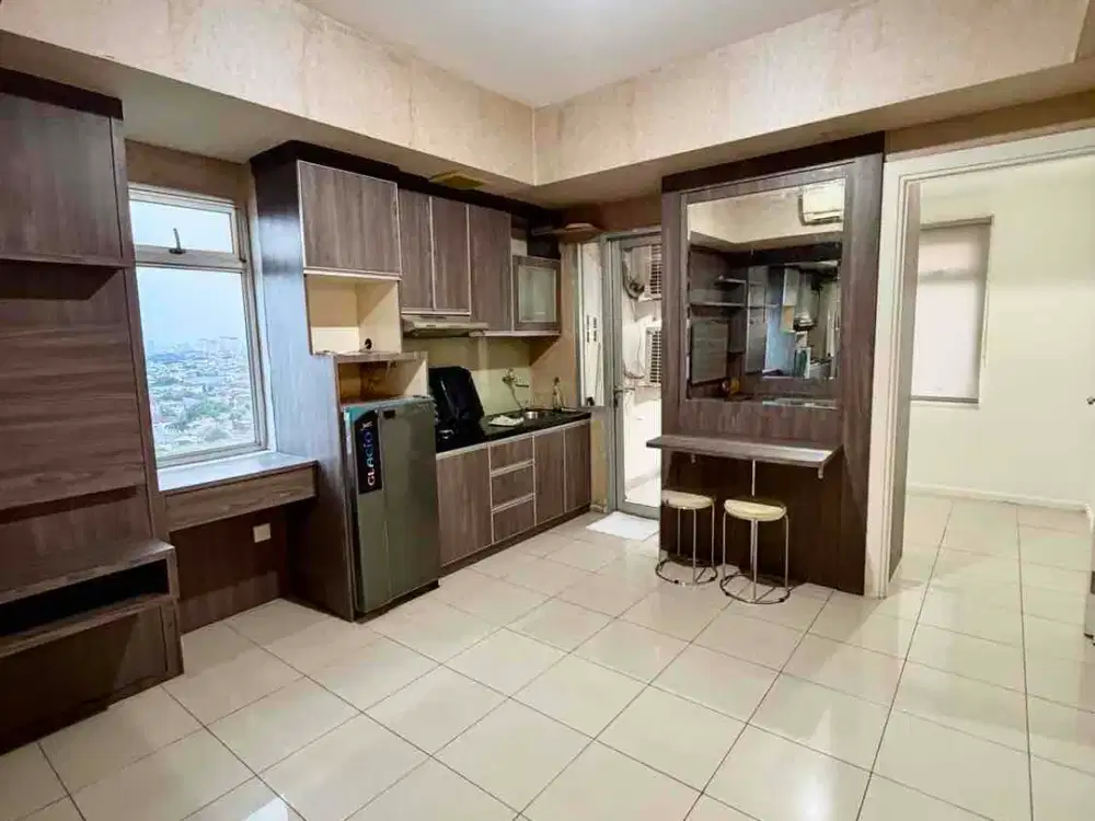 Jual Rugi Apartemen Southern Greenlake 2 bedroom hoek lt 17 view lepas