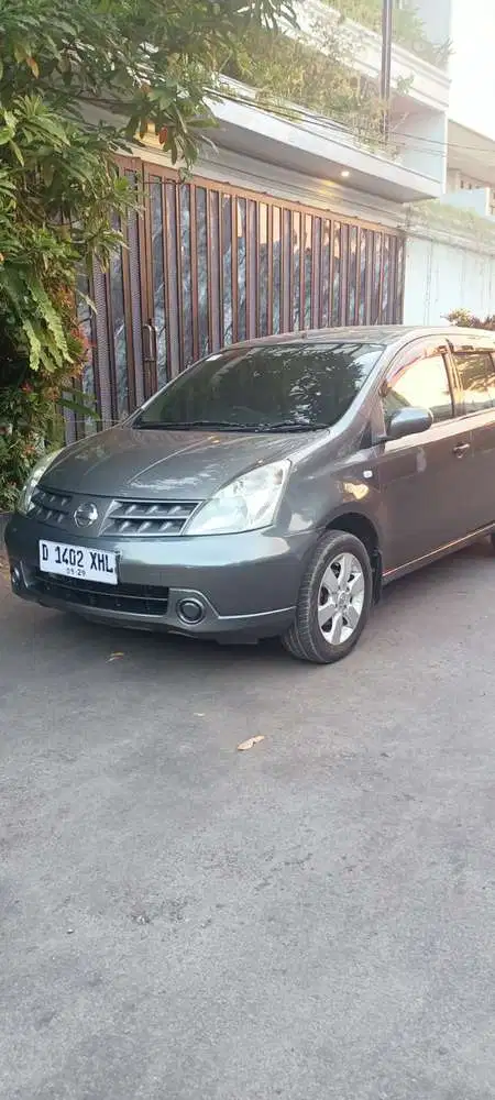 Nissan Grand livina 2010 Bensin