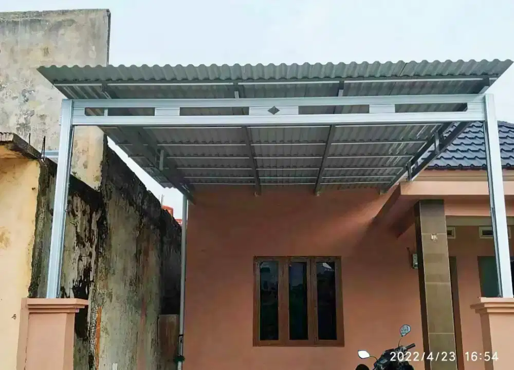 Kanopi baja ringan dan garasi