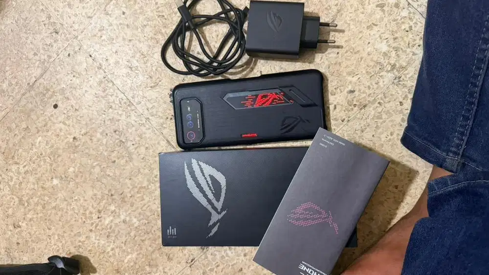 Asus rog phone 6 RAM 12/256