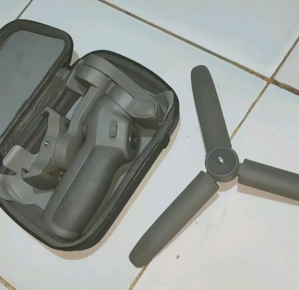 DJI Osmo Mobile 3 Combo