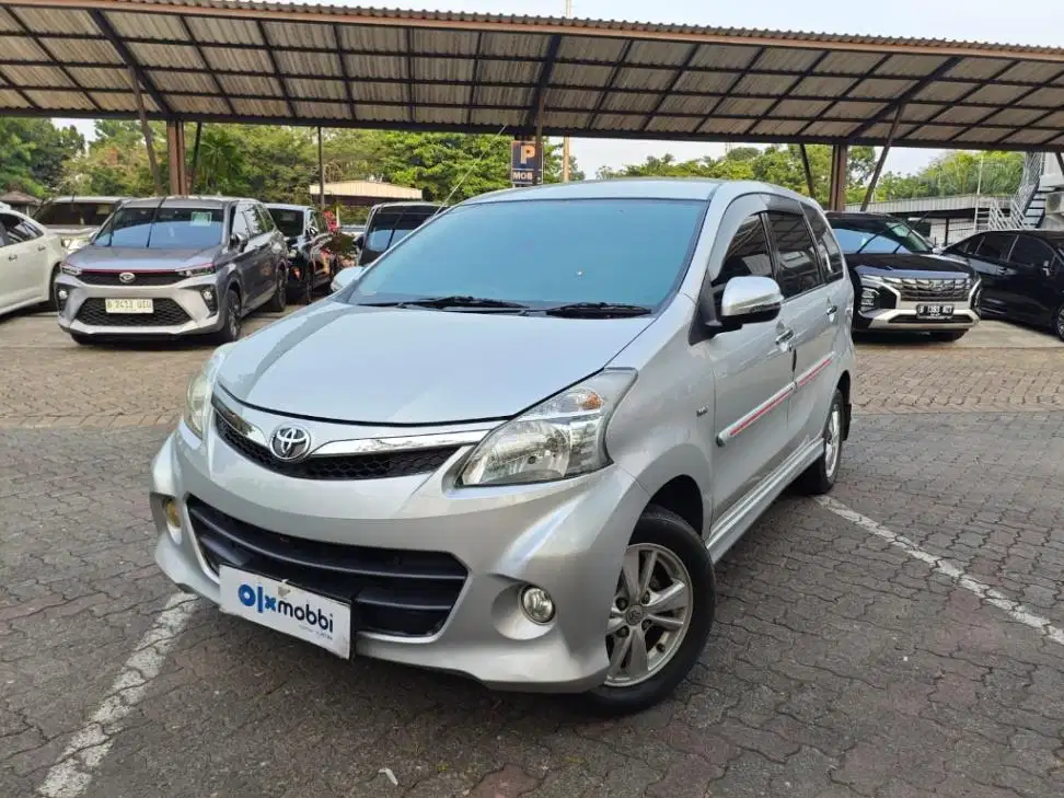 KM Rendah - Toyota Avanza 1.5 Veloz Bensin-MT 2013