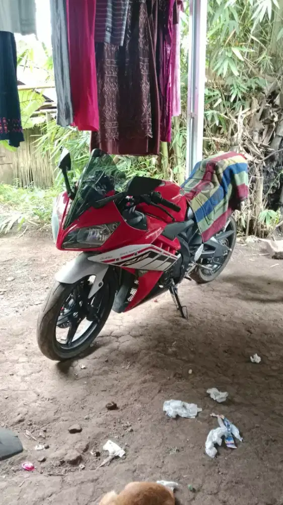 Yamaha R15 2015 merah lengkap