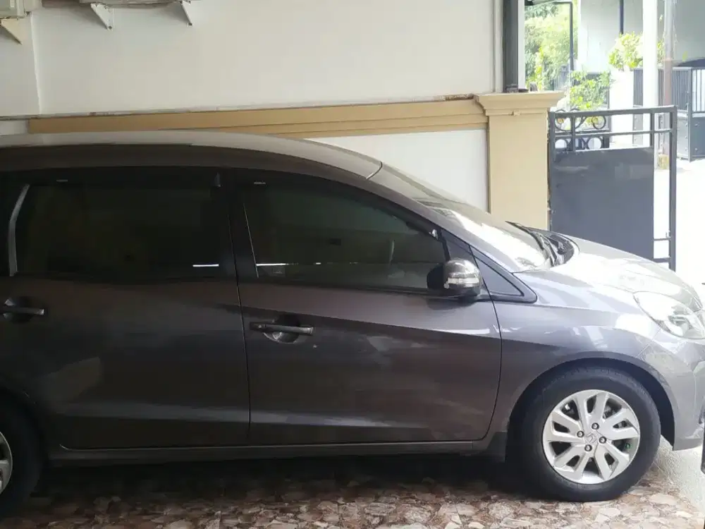 Mobilio E CVT tahun 2015