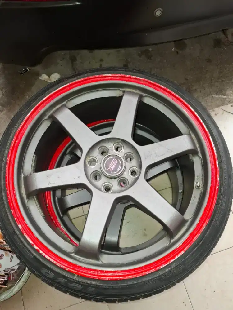 Velg dan ban kondisi bagus
