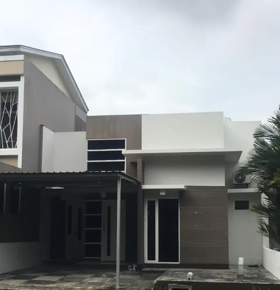 Di KONTRAKAN RUMAH TENGAH KOTA 161m