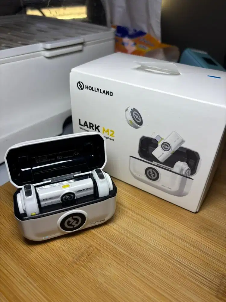 Hollyland Lark M2 USB-C Dual Mic Wireless Microphone Fullset Original