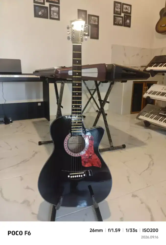 Gitar Akustik Yamaha Premium Hitam