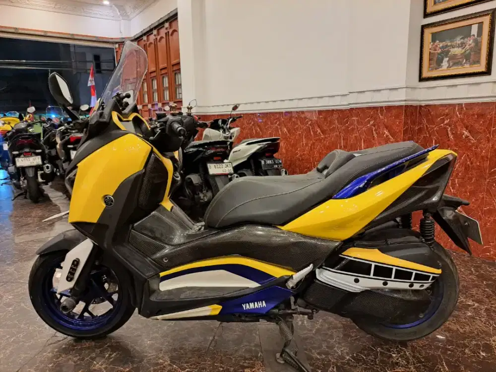 DIJUAL XMAX 250 CC 2017 OLD ABS TCS AMAN MOTOR SUDAH MODIF KARBON