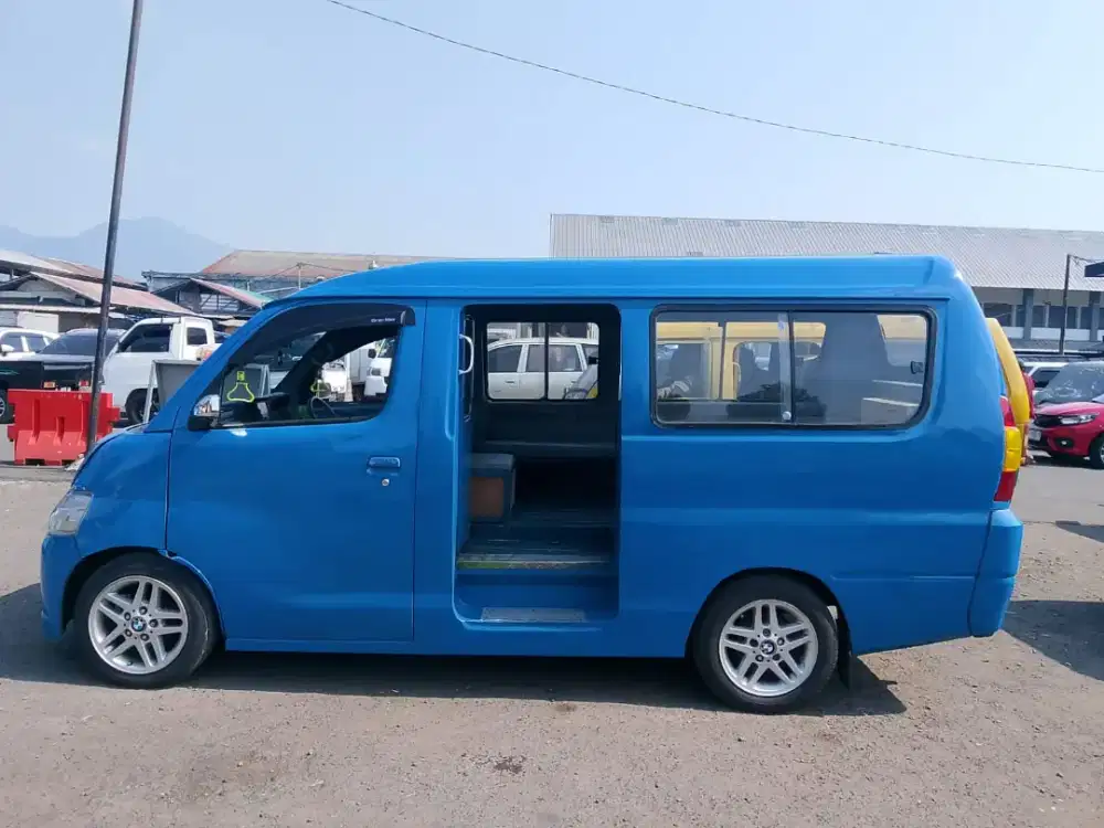 Grandmax angkot