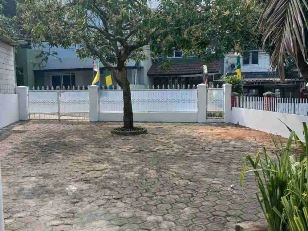 Disewakan Rumah 3 Fungsi — Hunian + Usaha + Kantor, Tubagus Ismail Bandung