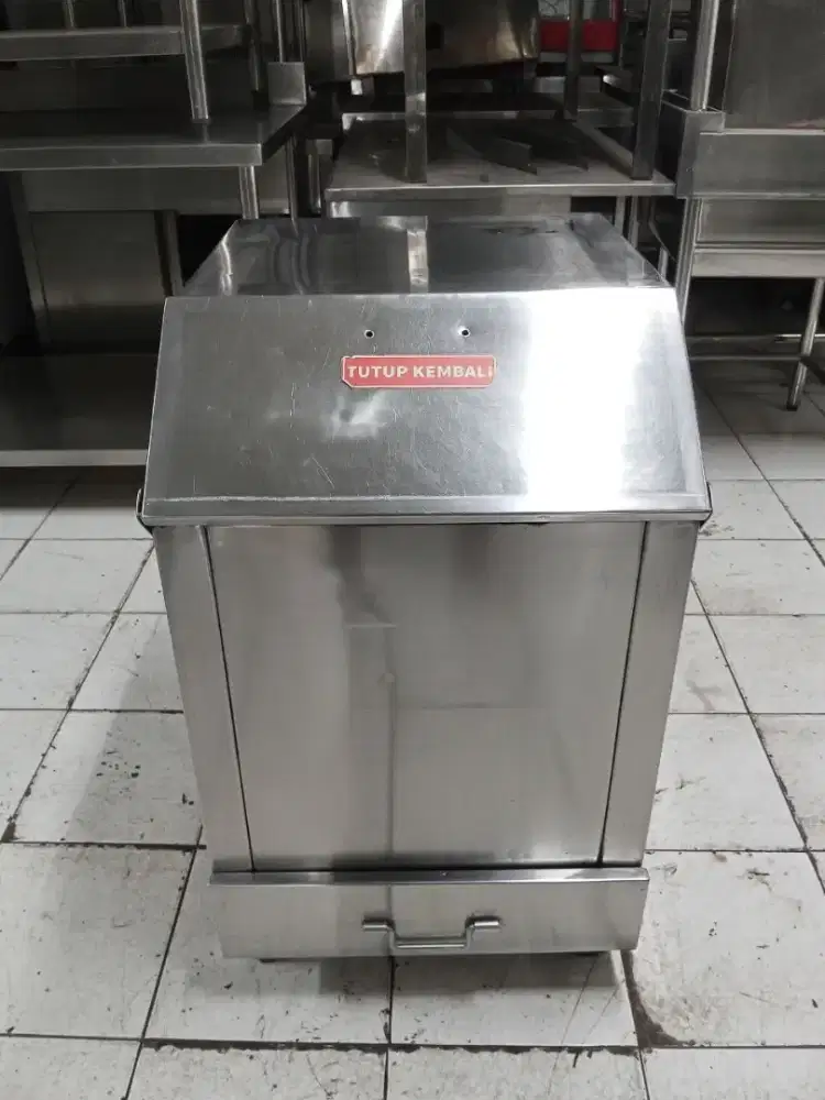 Ice Bin Penyimpanan Es Stainless Steel 50 x 60 x 82 cm