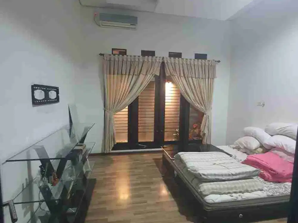 Dijual Rumah Strategis — Singgasana Mekarwangi, Dekat Jl. Soekarno Hatta