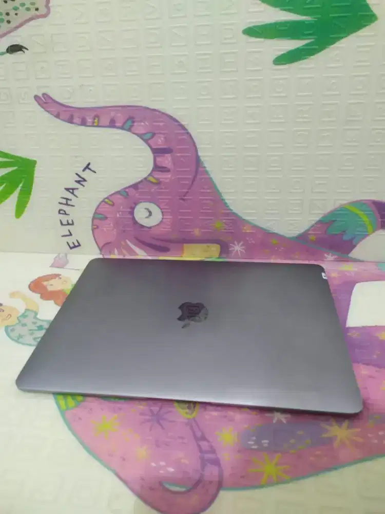 Dijual MacBook retina 12in early 2015 core M ram 8 ssd 512gb