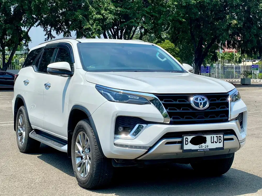TOYOTA FORTUNER 2.8 VRZ PUTIH 2023