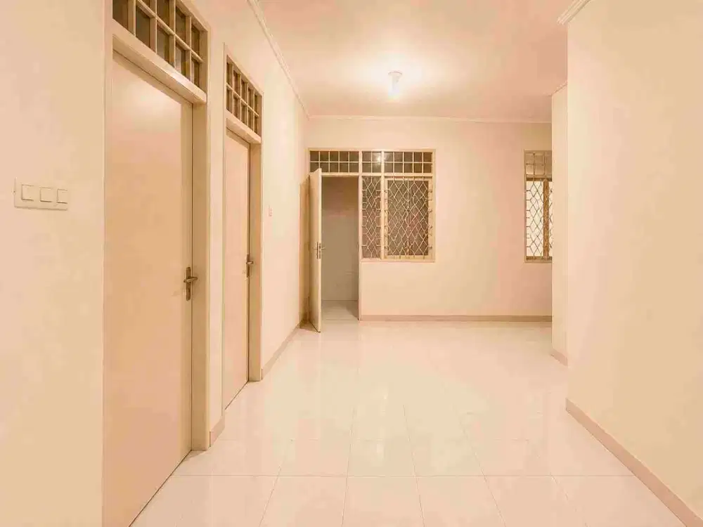 Rumah Dijual di griya loka sektor 1.6