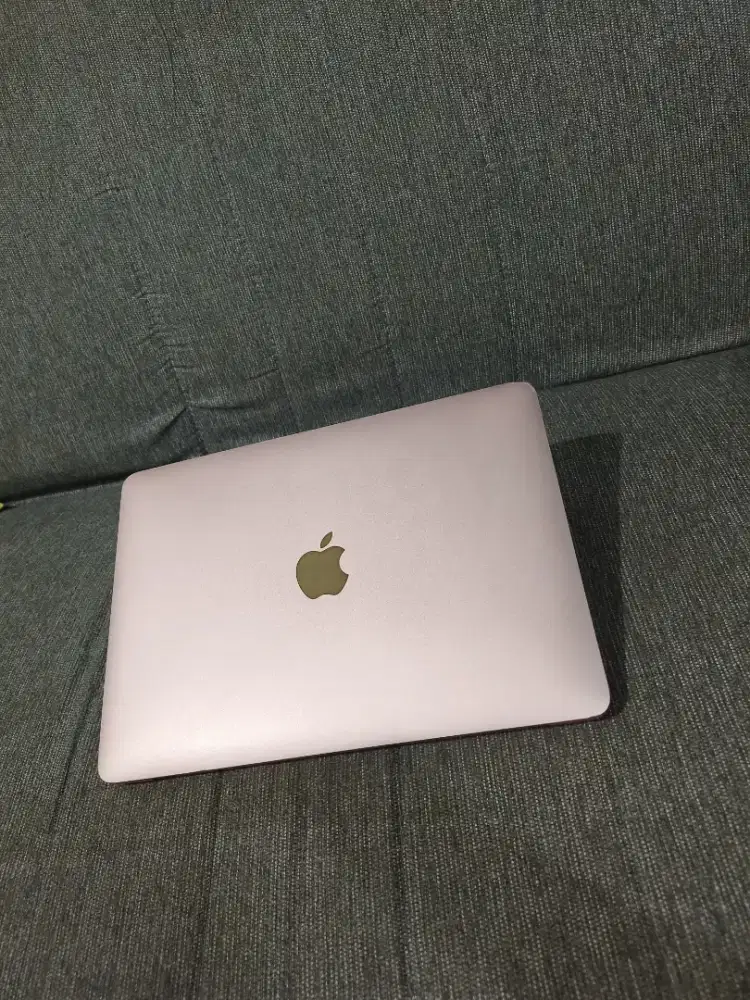 Dijual murah MacBook Retina 12in 2016 core M3 ram 8 ssd 256